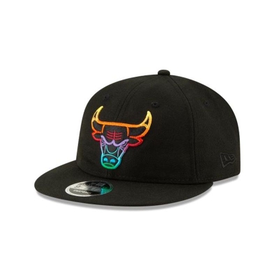 Sapca New Era Chicago Bulls NBA Gradient Retro Crown 9FIFTY Strapback - Negrii